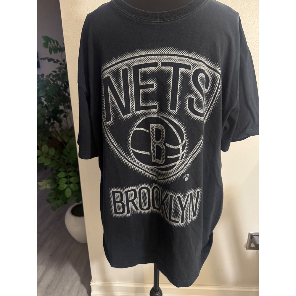 UNK NBA Blue Label Brooklyn Nets Graphic T-Shirt Mens Black Short Sleeve Large